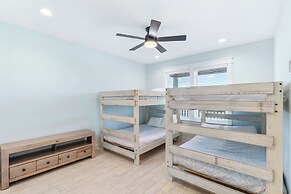 It’s Fox O'Clock Somewhere with Private Pool