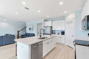 It’s Fox O'Clock Somewhere with Private Pool