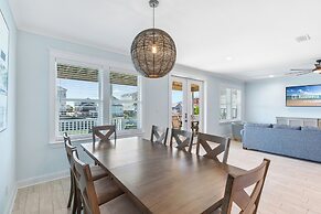 It’s Fox O'Clock Somewhere with Private Pool