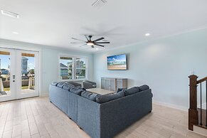 It’s Fox O'Clock Somewhere with Private Pool