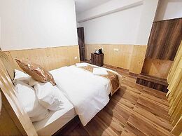 FLORET RESORT LACHUNG