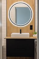 Herbu Oksza Apartment Warsaw by Renters