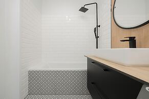 Herbu Oksza Apartment Warsaw by Renters