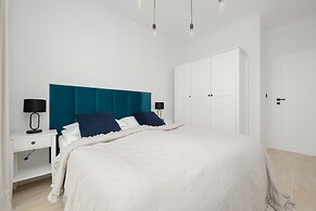 Herbu Oksza Apartment Warsaw by Renters