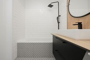 Herbu Oksza Apartment Warsaw by Renters