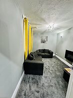 4 Bedrooms Full House Stourbridge Birmingham