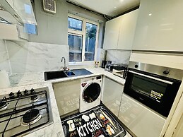 4 Bedrooms Full House Stourbridge Birmingham