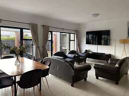 Remarkable 2-bed Apartment in Harare