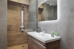 Aria Luxury Apartment