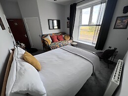 Hoopers Sandy Beach Guest Rooms