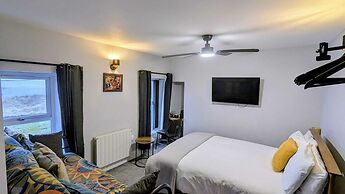 Hoopers Sandy Beach Guest Rooms