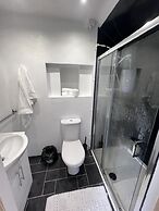 Hoopers Sandy Beach Guest Rooms