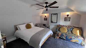 Hoopers Sandy Beach Guest Rooms