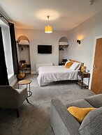 Hoopers Sandy Beach Guest Rooms