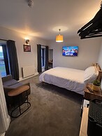 Hoopers Sandy Beach Guest Rooms