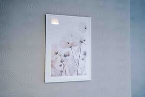 Comfy Four Bedroom House with parking