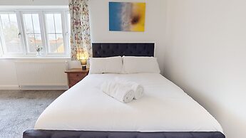 5-bedroom Home - Sleeps 16 - Ideal for Groups