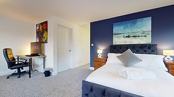 5-bedroom Home - Sleeps 16 - Ideal for Groups