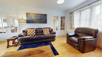 5-bedroom Home - Sleeps 16 - Ideal for Groups