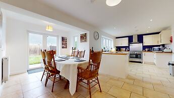 5-bedroom Home - Sleeps 16 - Ideal for Groups