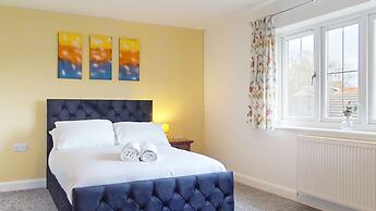 5-bedroom Home - Sleeps 16 - Ideal for Groups