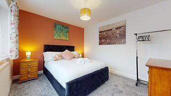 5-bedroom Home - Sleeps 16 - Ideal for Groups