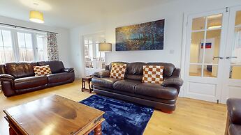 5-bedroom Home - Sleeps 16 - Ideal for Groups