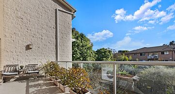 Allawah 2 Bed Kozy Apartment NAU015