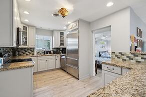 Private Villa With Pool And Sauna 5 Bedroom Home by RedAwning