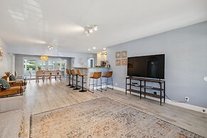 Private Villa With Pool And Sauna 5 Bedroom Home by RedAwning