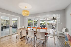 Private Villa With Pool And Sauna 5 Bedroom Home by RedAwning