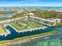 New Listing! Waterfront Villa W/ Boat Slip 3 Bedroom Townhouse by RedA