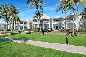 New Listing! Waterfront Villa W/ Boat Slip 3 Bedroom Townhouse by RedA