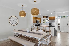 New Listing! Waterfront Villa W/ Boat Slip 3 Bedroom Townhouse by RedA