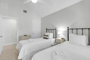 New Listing! Waterfront Villa W/ Boat Slip 3 Bedroom Townhouse by RedA