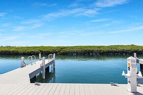 New Listing! Waterfront Villa W/ Boat Slip 3 Bedroom Townhouse by RedA