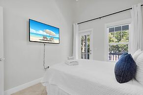 New Listing! Waterfront Villa W/ Boat Slip 3 Bedroom Townhouse by RedA