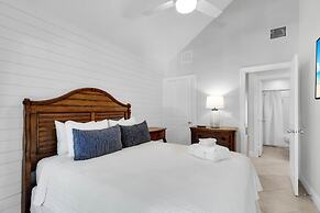 New Listing! Waterfront Villa W/ Boat Slip 3 Bedroom Townhouse by RedA