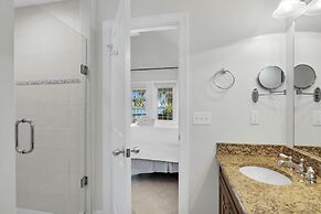 New Listing! Waterfront Villa W/ Boat Slip 3 Bedroom Townhouse by RedA