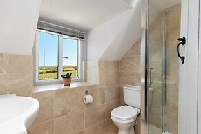 Lovely 2-bed Cottage in St Brides, Pembrokeshire