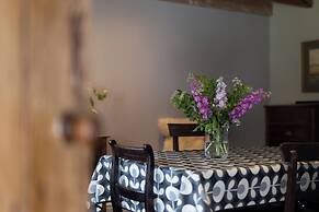 Lovely 2-bed Cottage in St Brides, Pembrokeshire