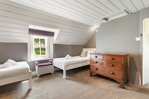 Lovely 2-bed Cottage in St Brides, Pembrokeshire