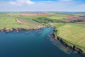 Lovely 2-bed Cottage in St Brides, Pembrokeshire