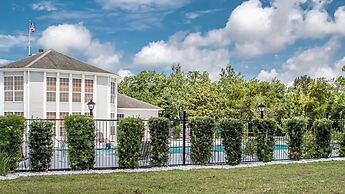 Charming Condo With Luxe Amenities Less Than 10 Minutes From the Beach