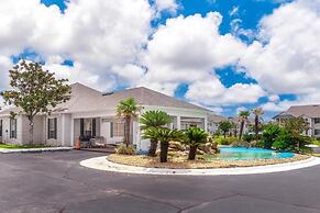 Charming Condo With Luxe Amenities Less Than 10 Minutes From the Beach