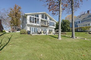 Lakeside Michigan Retreat w/ Boat Dock & Fireplace
