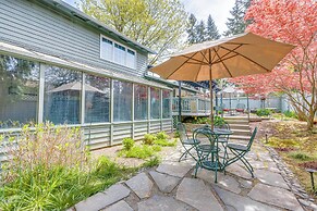 Redmond Home w/ Deck & Patio: 17 Mi to Seattle