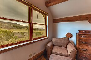 Spacious Rifle Cabin w/ Deck + Mountain Views!