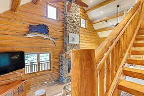 Spacious Rifle Cabin w/ Deck + Mountain Views!