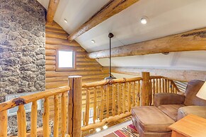 Spacious Rifle Cabin w/ Deck + Mountain Views!